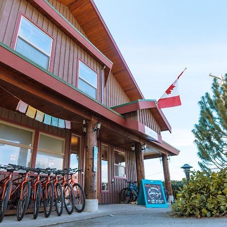 Whalers Guesthouse Tofino Exterior photo
