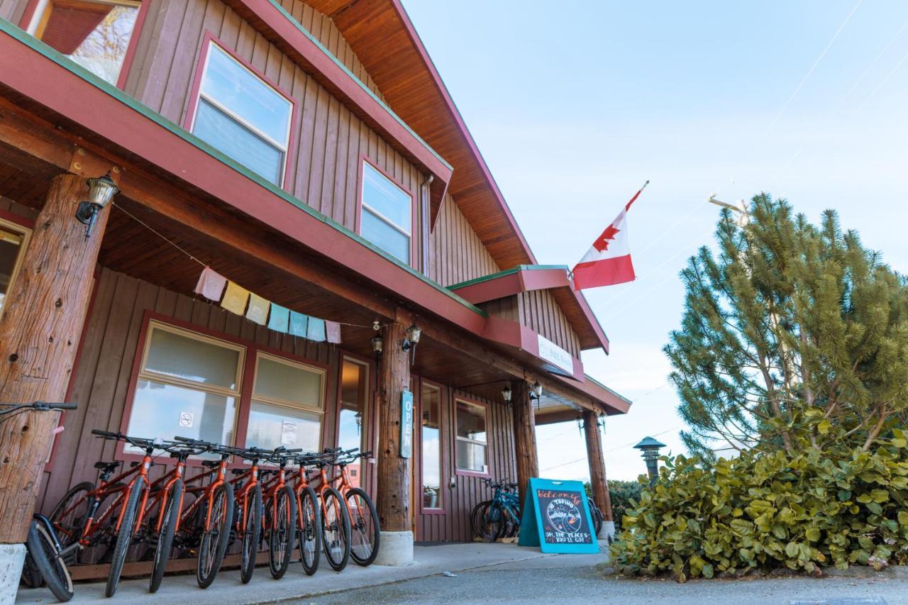 Whalers Guesthouse Tofino Exterior photo