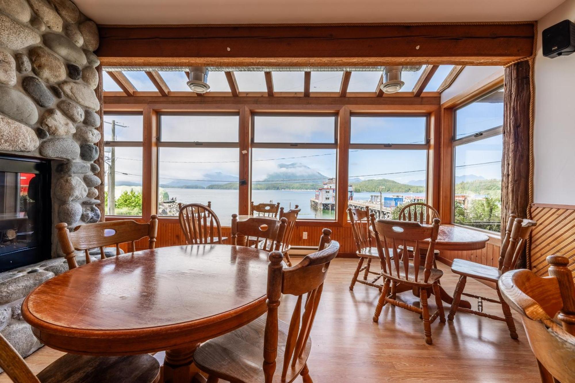 Whalers Guesthouse Tofino Exterior photo